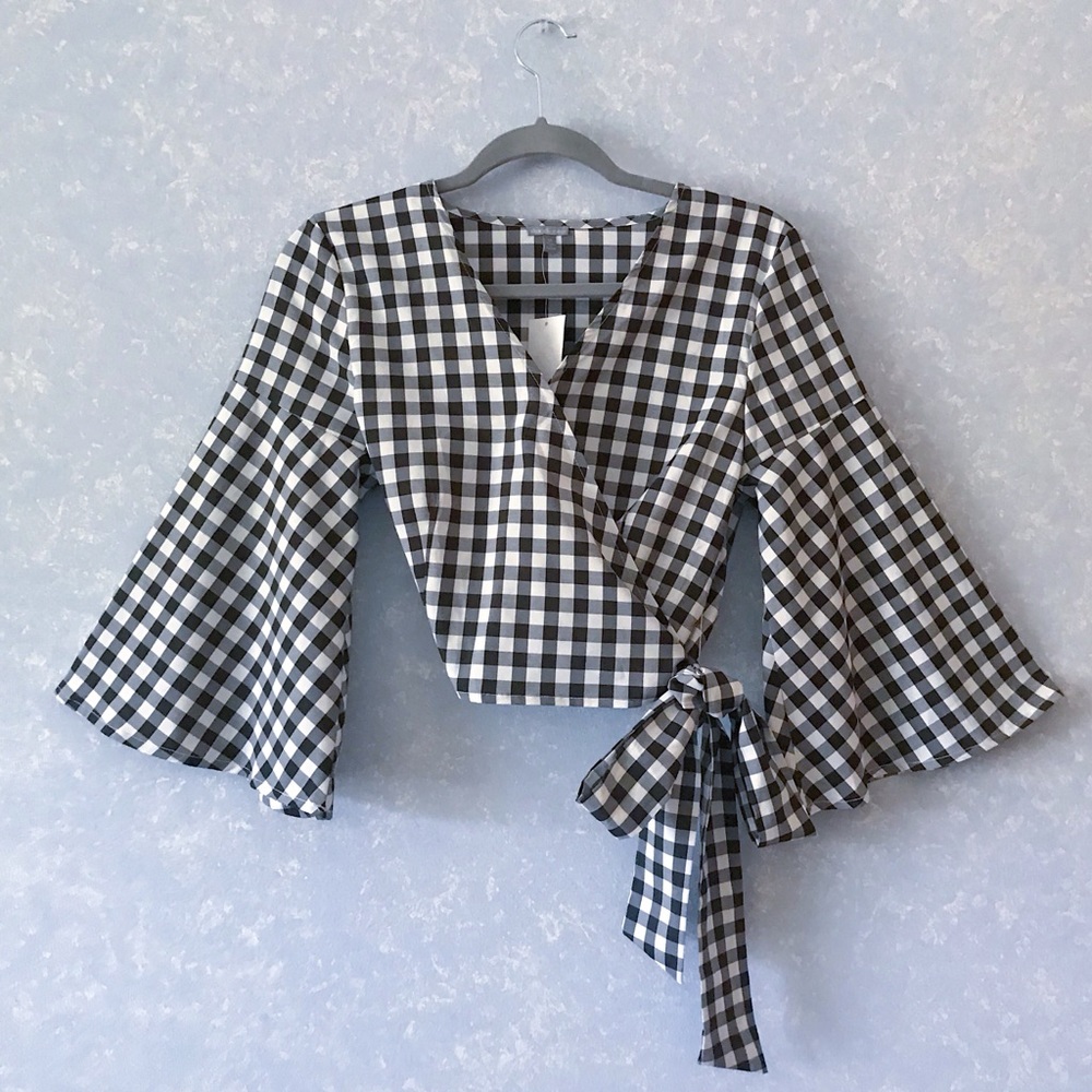 NWT Black & White Gingham Wrap Top w/ Bell Sleeves